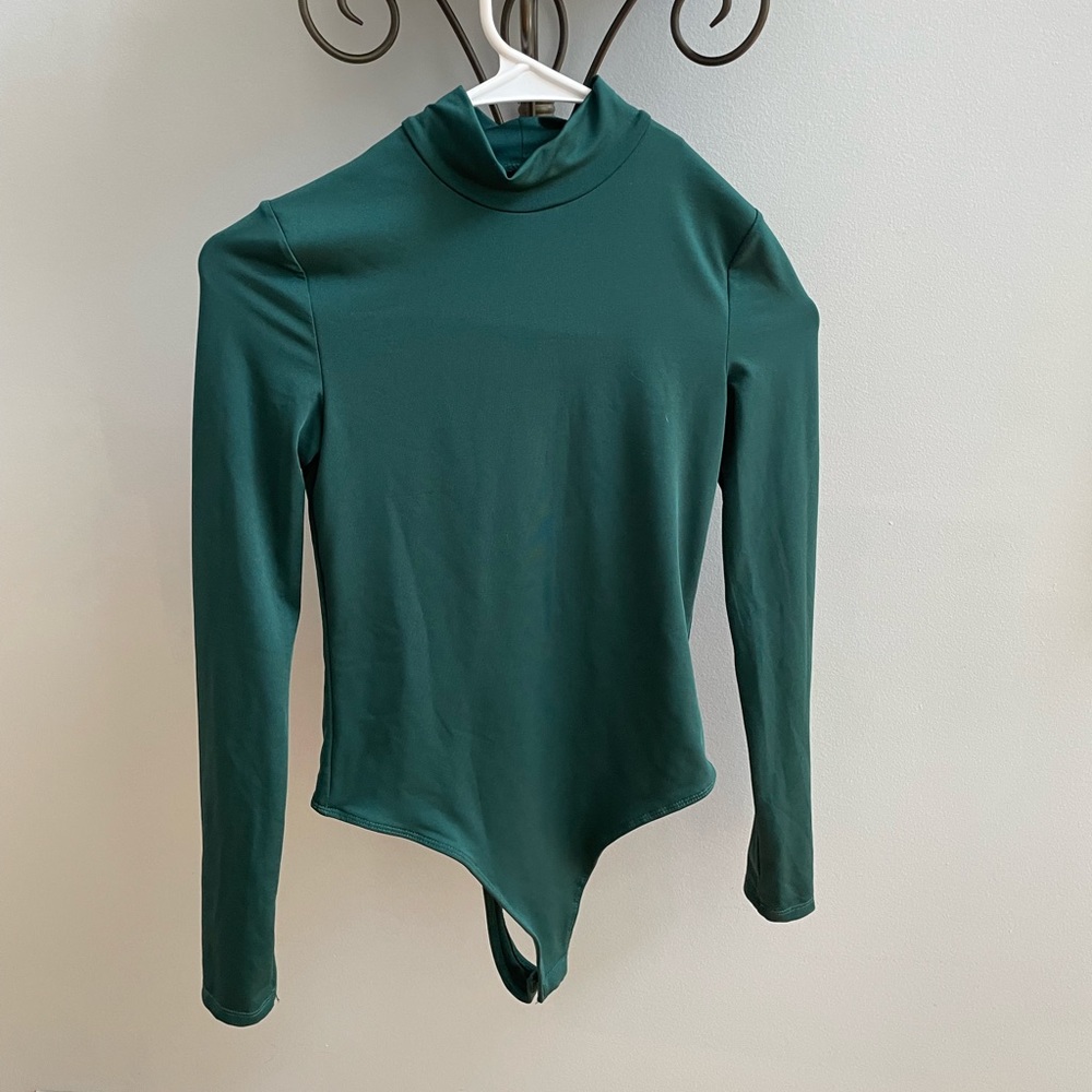 NWOT Long-sleeve bodysuit